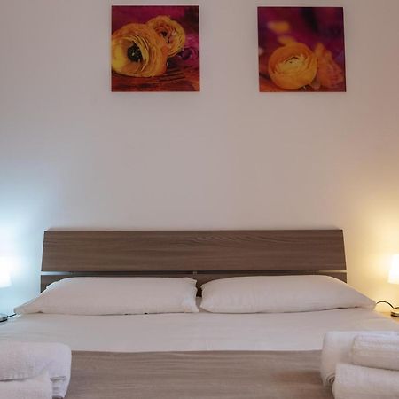 B&B Teatro ปาแลร์โม ภายนอก รูปภาพ
